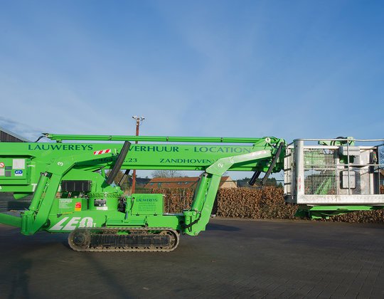 Spider lift 30m - on tracks